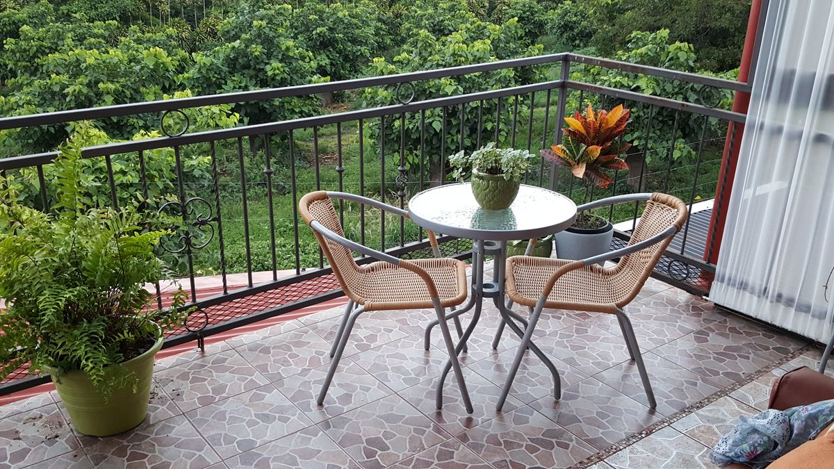 10 Model Balkon Rumah Minimalis yang Bikin Betah di Rumah