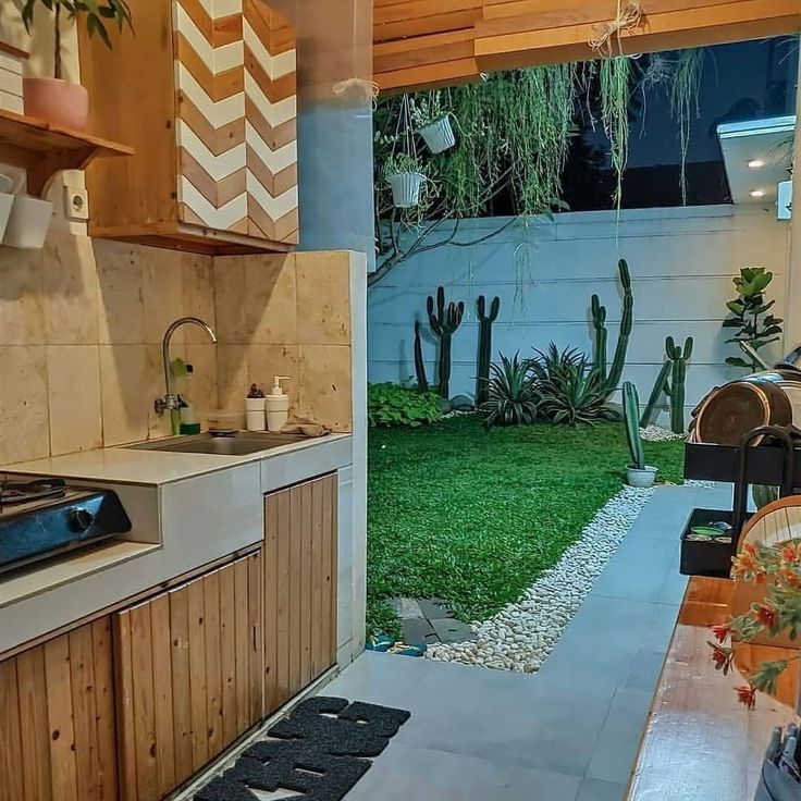 12 Ide Desain Dapur Mungil Terbuka, Bikin Rumah Makin Segar & Estetik