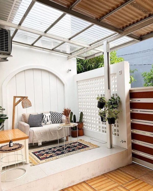 15 Inspirasi Desain Ruang Tamu di Teras yang Nyaman dan Estetik