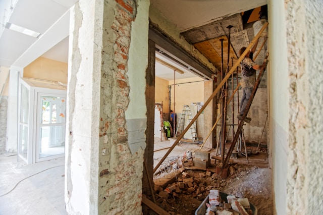 Tips dan Trik Efektif Renovasi Rumah dengan Budget Minimalis