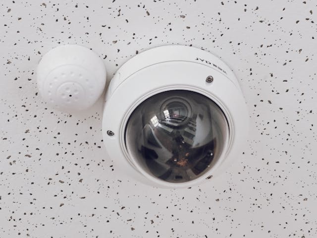 10 Aspek Penting Memilih Kamera CCTV untuk Mengawasi Rumah Saat Liburan