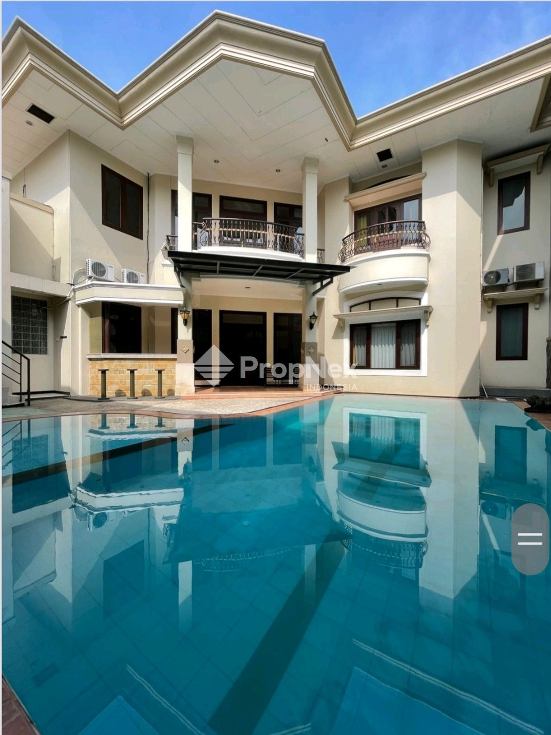 Rumah Taman Hunian Satelit With Pool Surabaya Barat — foto 4