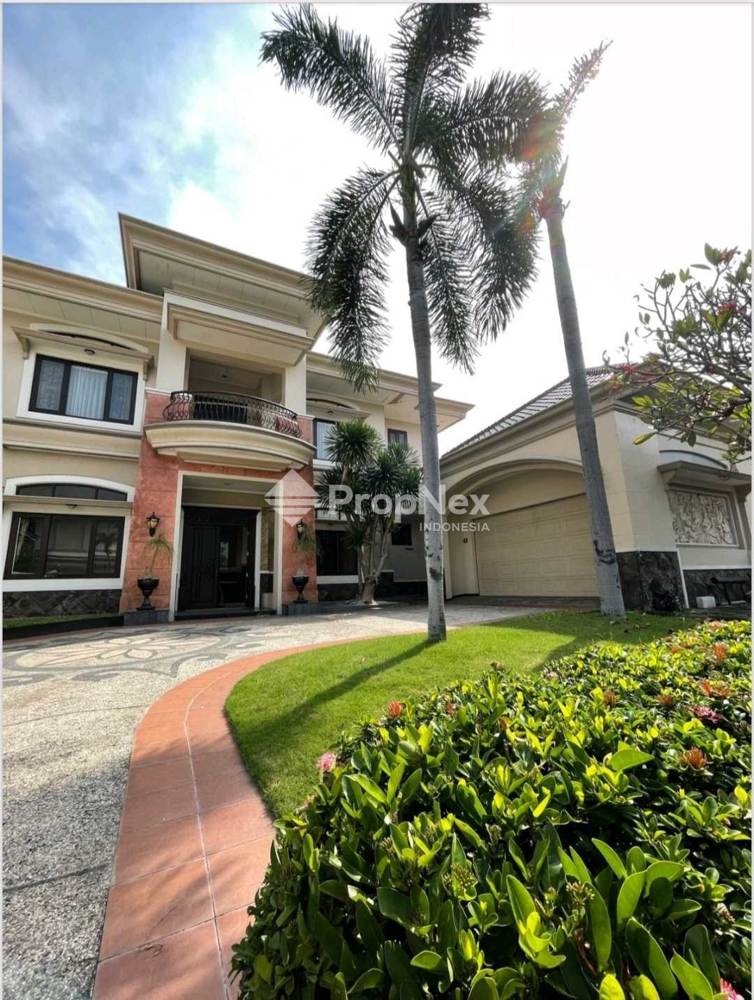 Rumah Taman Hunian Satelit With Pool Surabaya Barat — foto 9