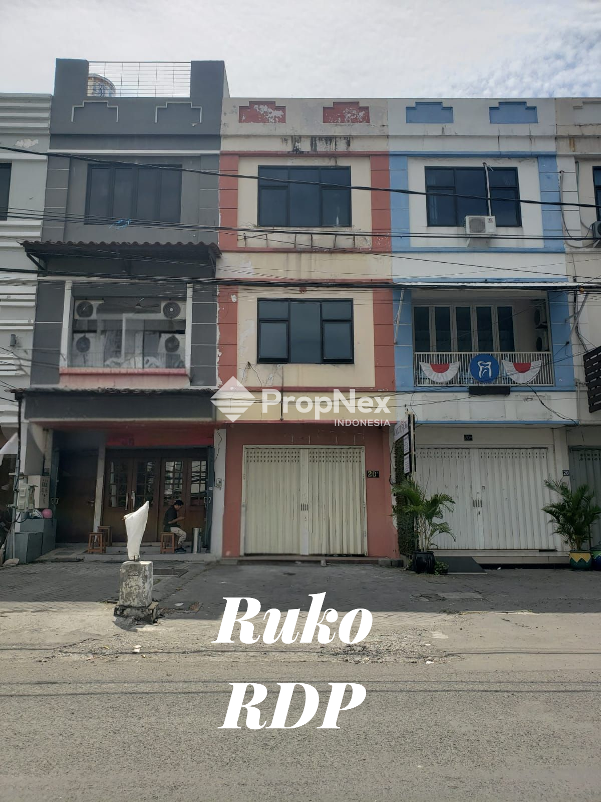 Ruko commercial strategies 3 lantai, Raya Darmo permai, sby