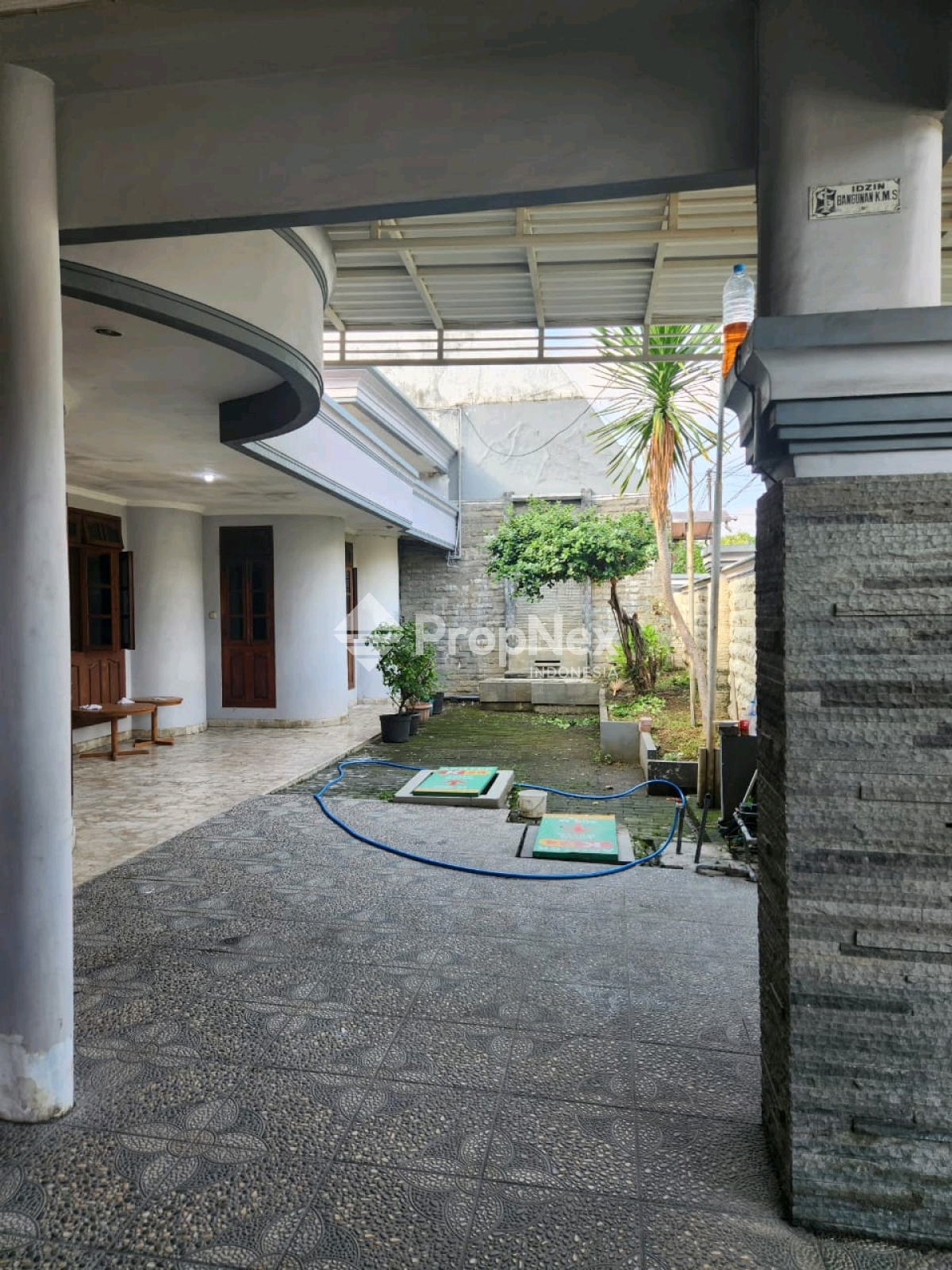 Rumah Satelit Indah Surabaya Row Lebar — foto 2