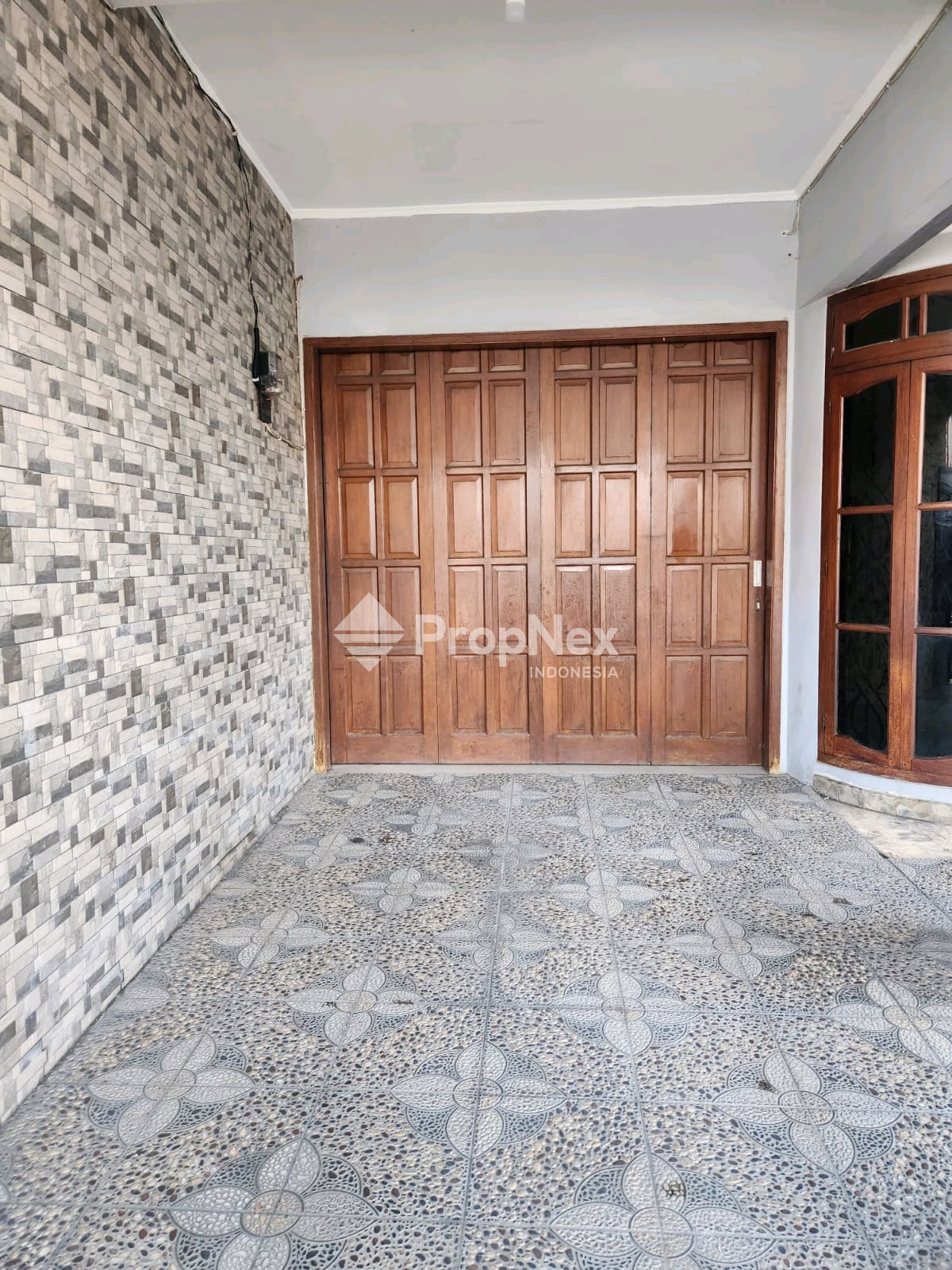 Rumah Satelit Indah Surabaya Row Lebar — foto 3