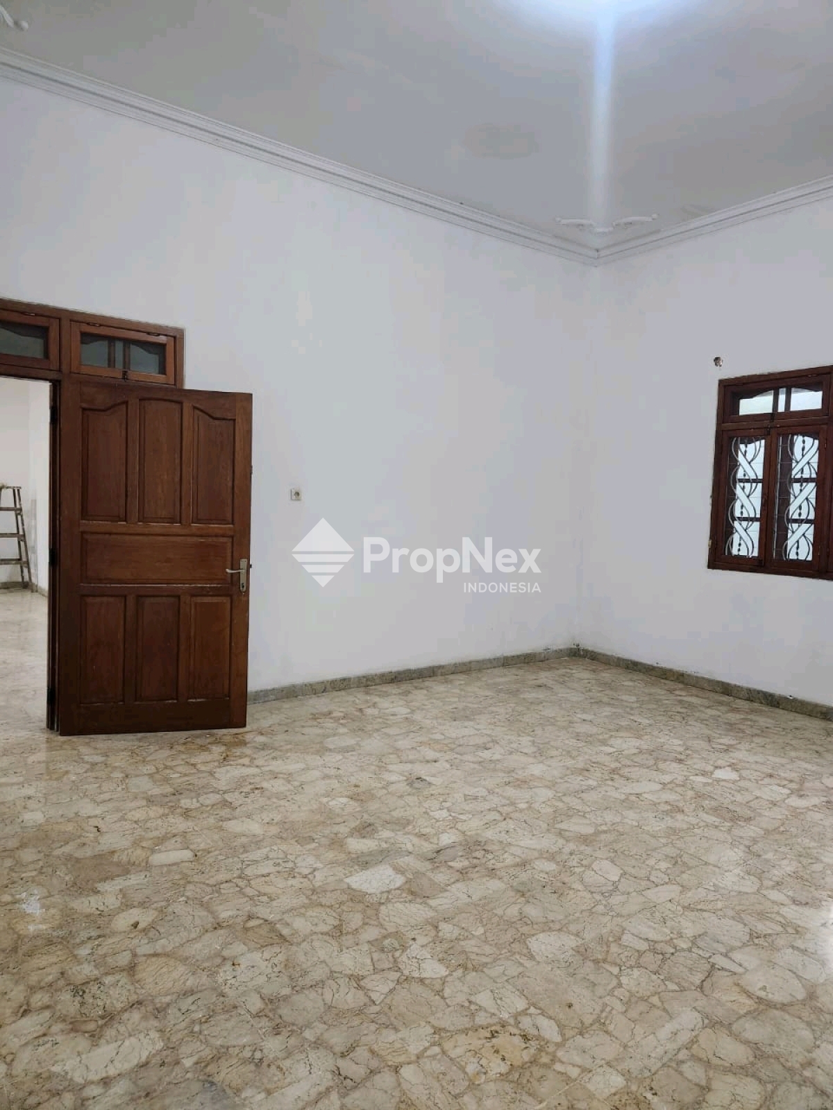 Rumah Satelit Indah Surabaya Row Lebar — foto 6