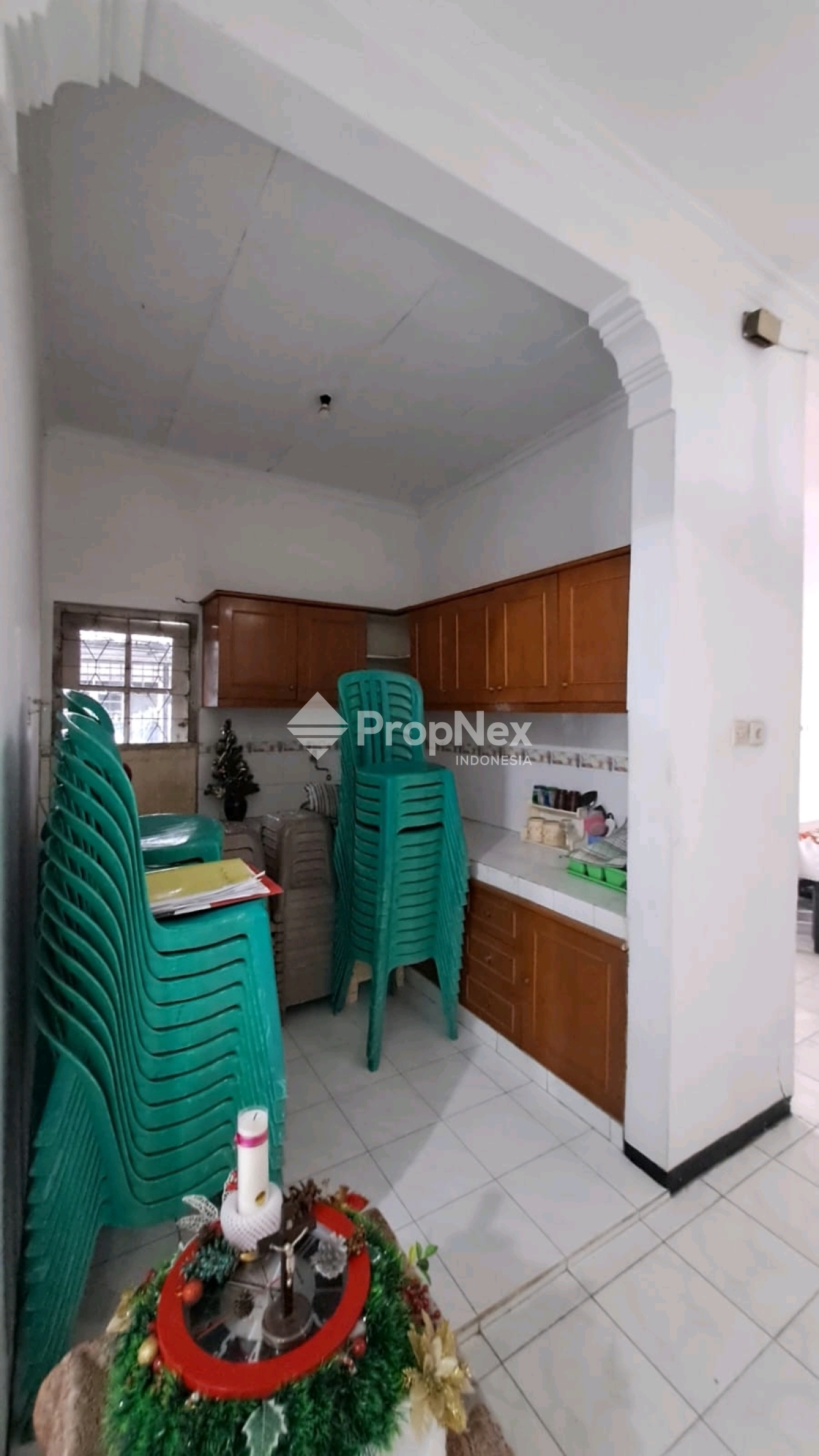 RUMAH HOOK PEKARANGAN LUAS NIRWANA EXECUTIVE — foto 3