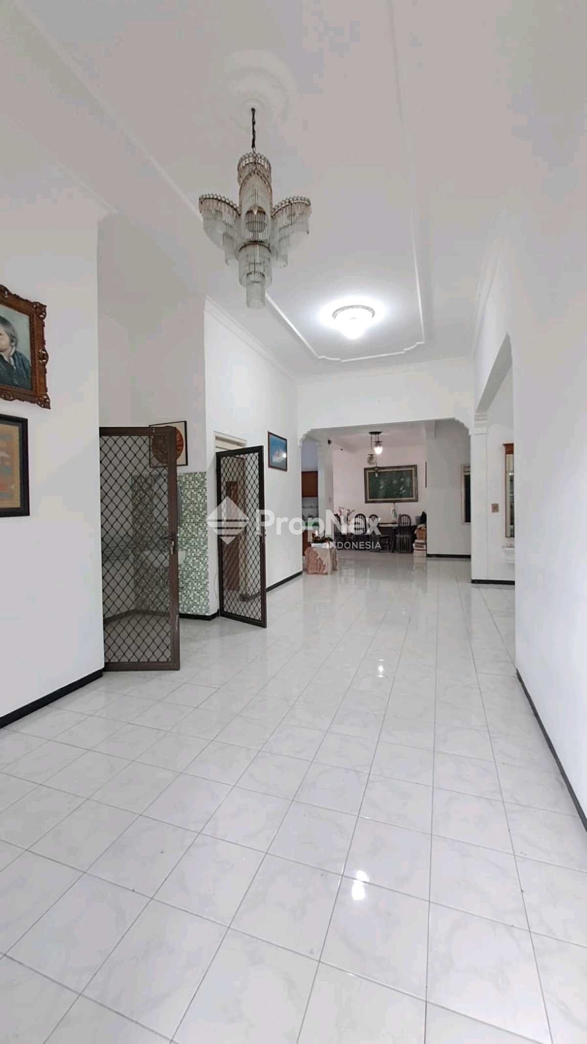 RUMAH HOOK PEKARANGAN LUAS NIRWANA EXECUTIVE — foto 8