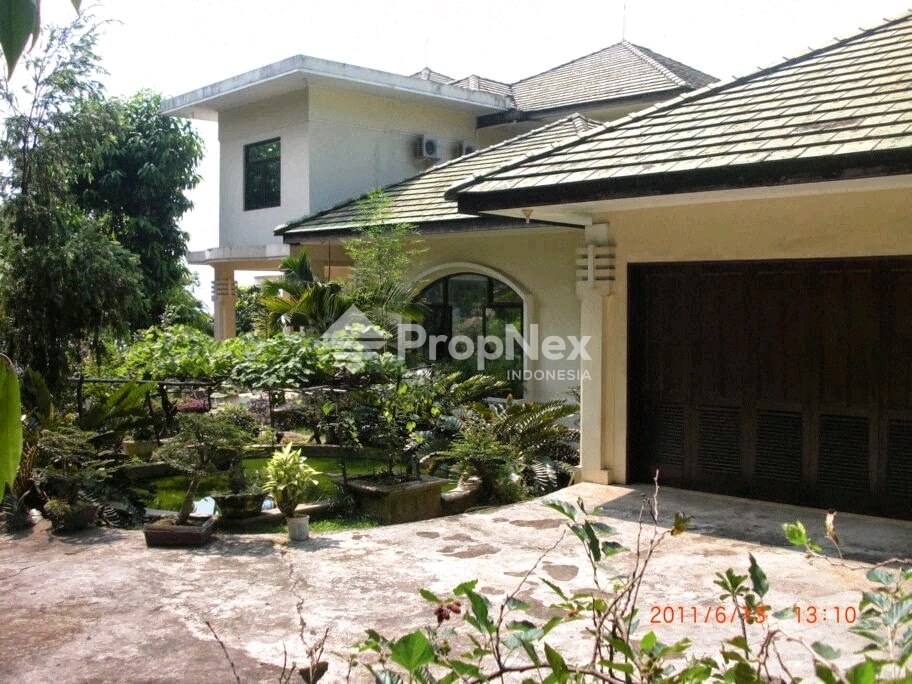 Rumah Villa Full Furnish Besar Taman Dayu Prigen Pasuruan — foto 5