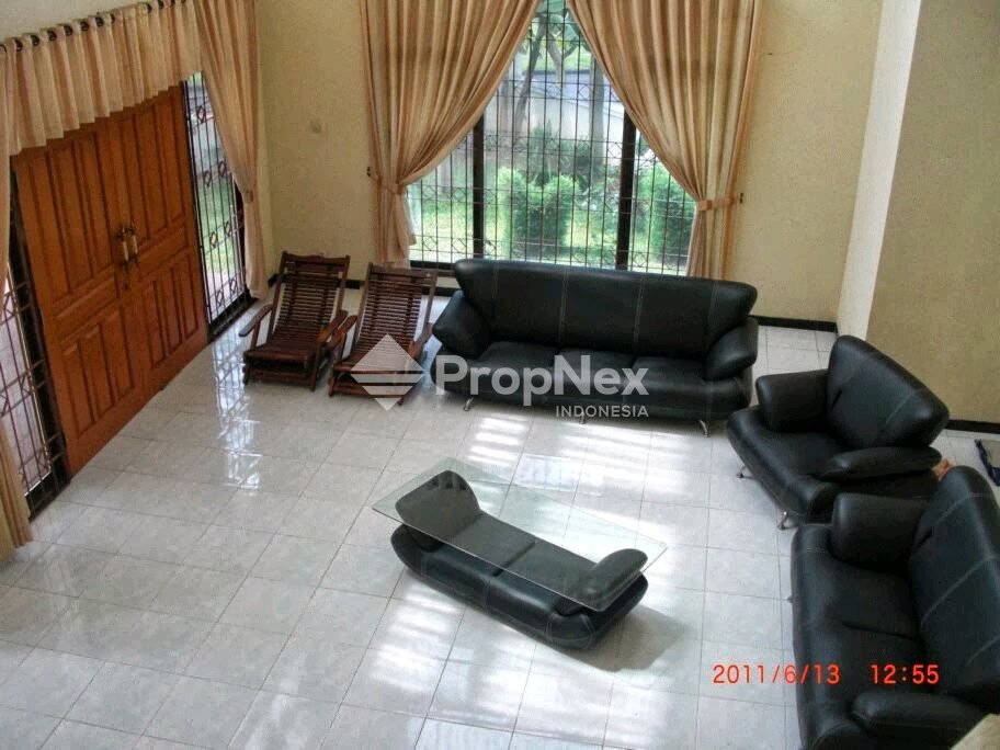 Rumah Villa Full Furnish Besar Taman Dayu Prigen Pasuruan — foto 7