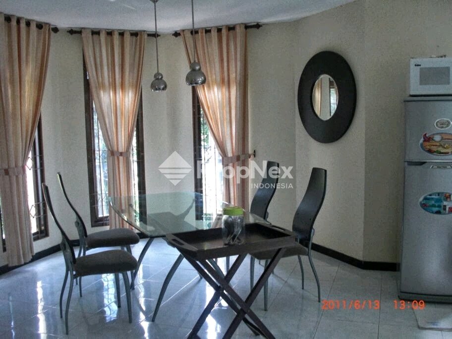 Rumah Villa Full Furnish Besar Taman Dayu Prigen Pasuruan — foto 8