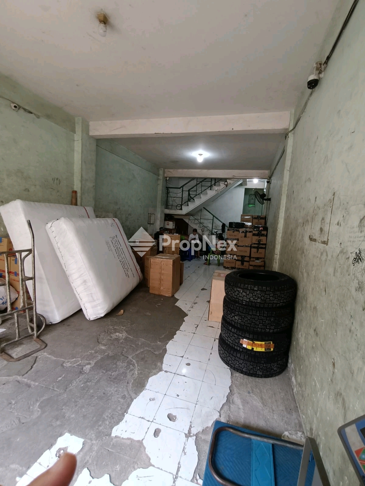 Pengampon Square — foto 3