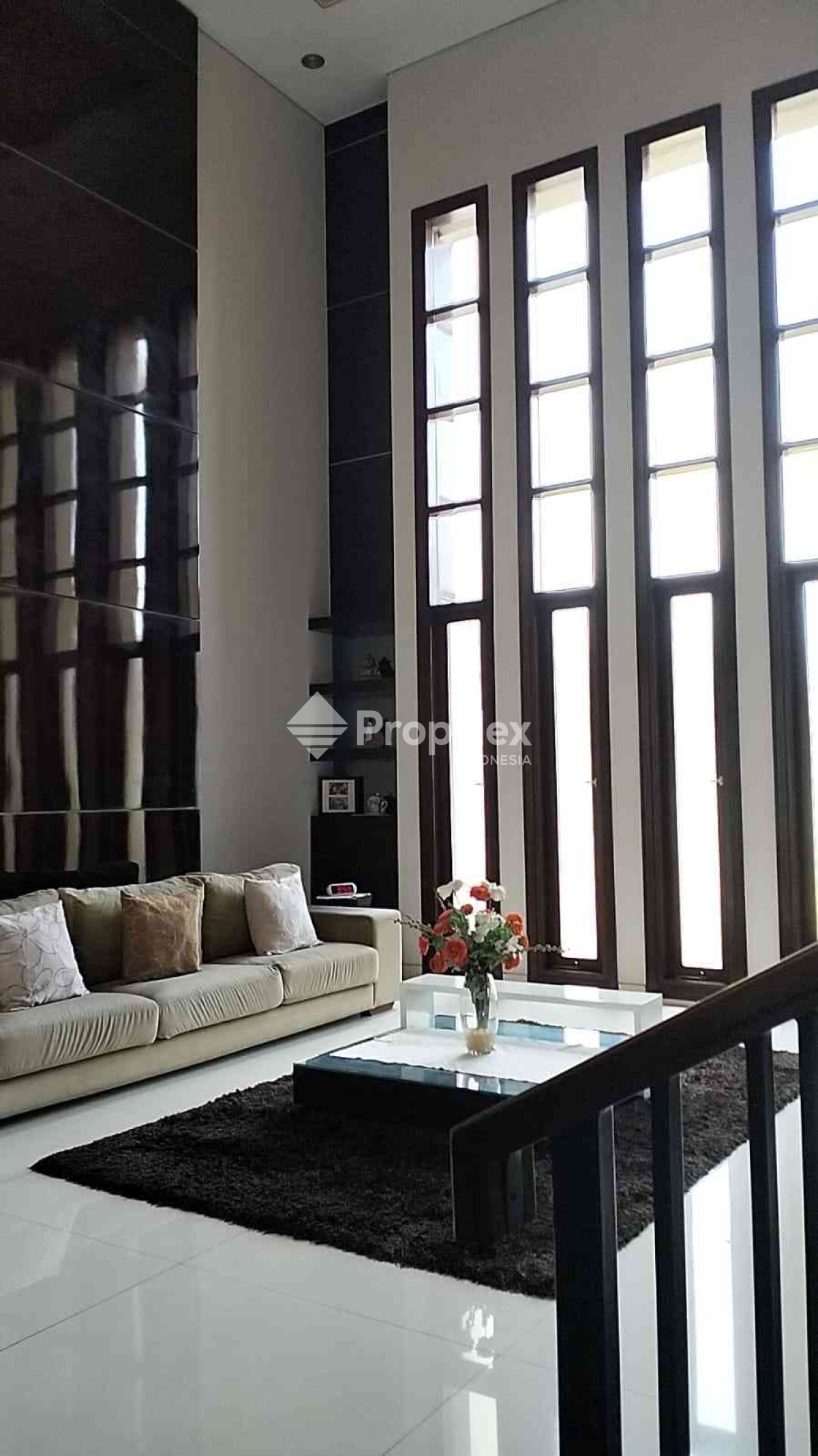 Rumah Minimalis  Graha Family WITH POOL — foto 4