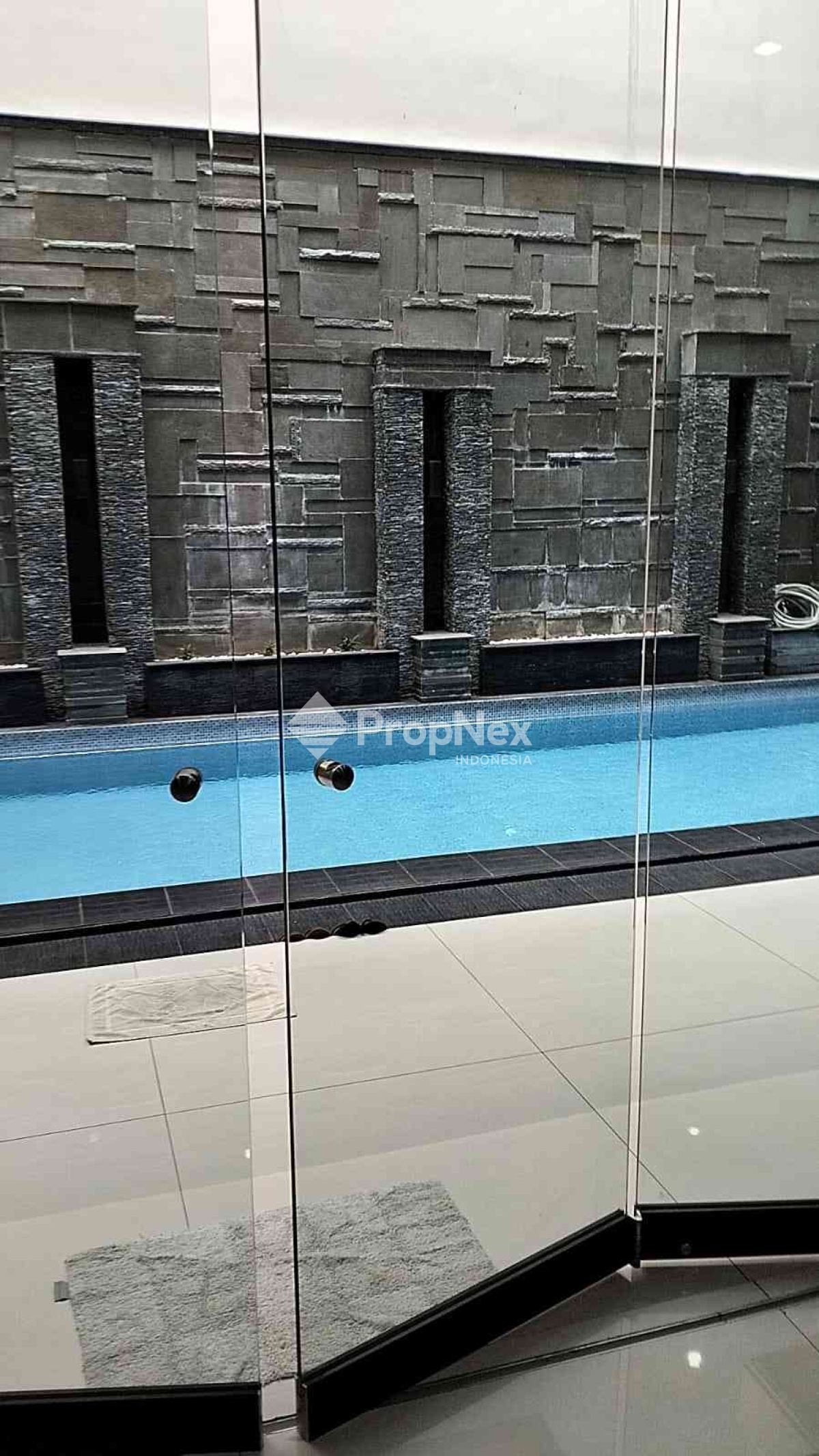 Rumah Minimalis  Graha Family WITH POOL — foto 6