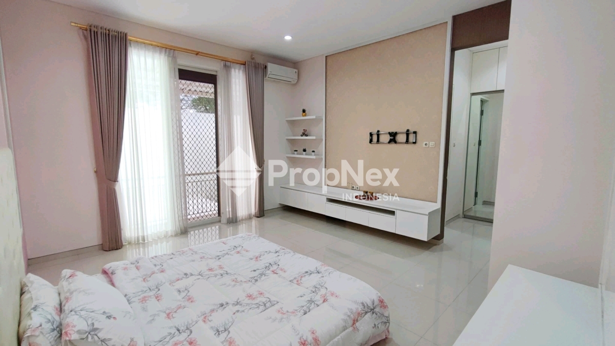 Dijual Murahh Rumah Woodland 2LT Cluster Favorit 5 kamar LT 210m Dekat Fresh Market dan Pakuwon Mall Surabaya Barat — foto 2