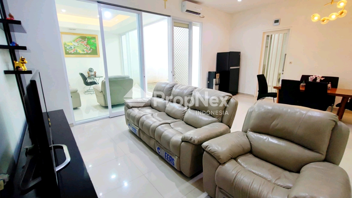 Dijual Murahh Rumah Woodland 2LT Cluster Favorit 5 kamar LT 210m Dekat Fresh Market dan Pakuwon Mall Surabaya Barat — foto 7