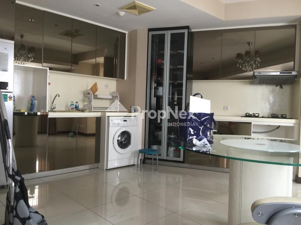 Apartemen Waterplace Tower E Pakuwon Indah — foto 8