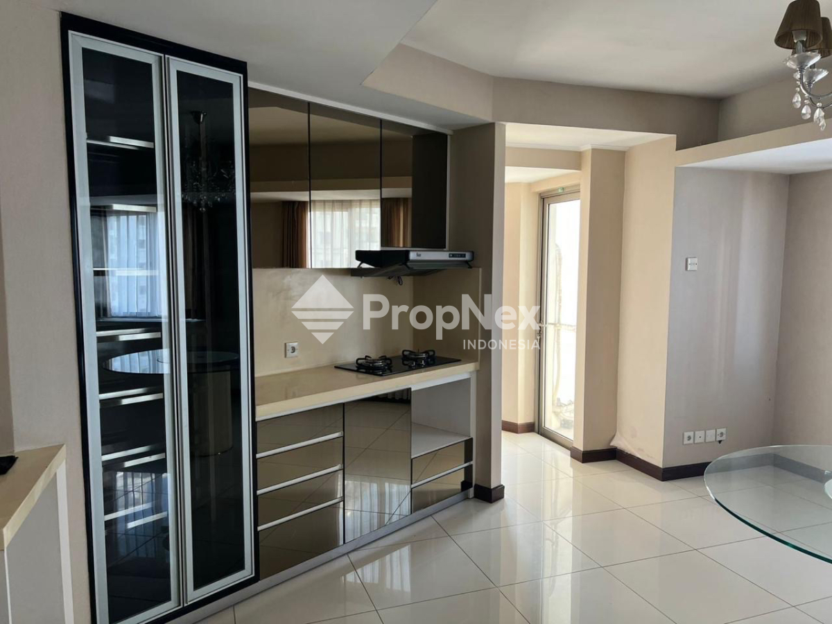 Apartemen Waterplace Tower E Pakuwon Indah — foto 10