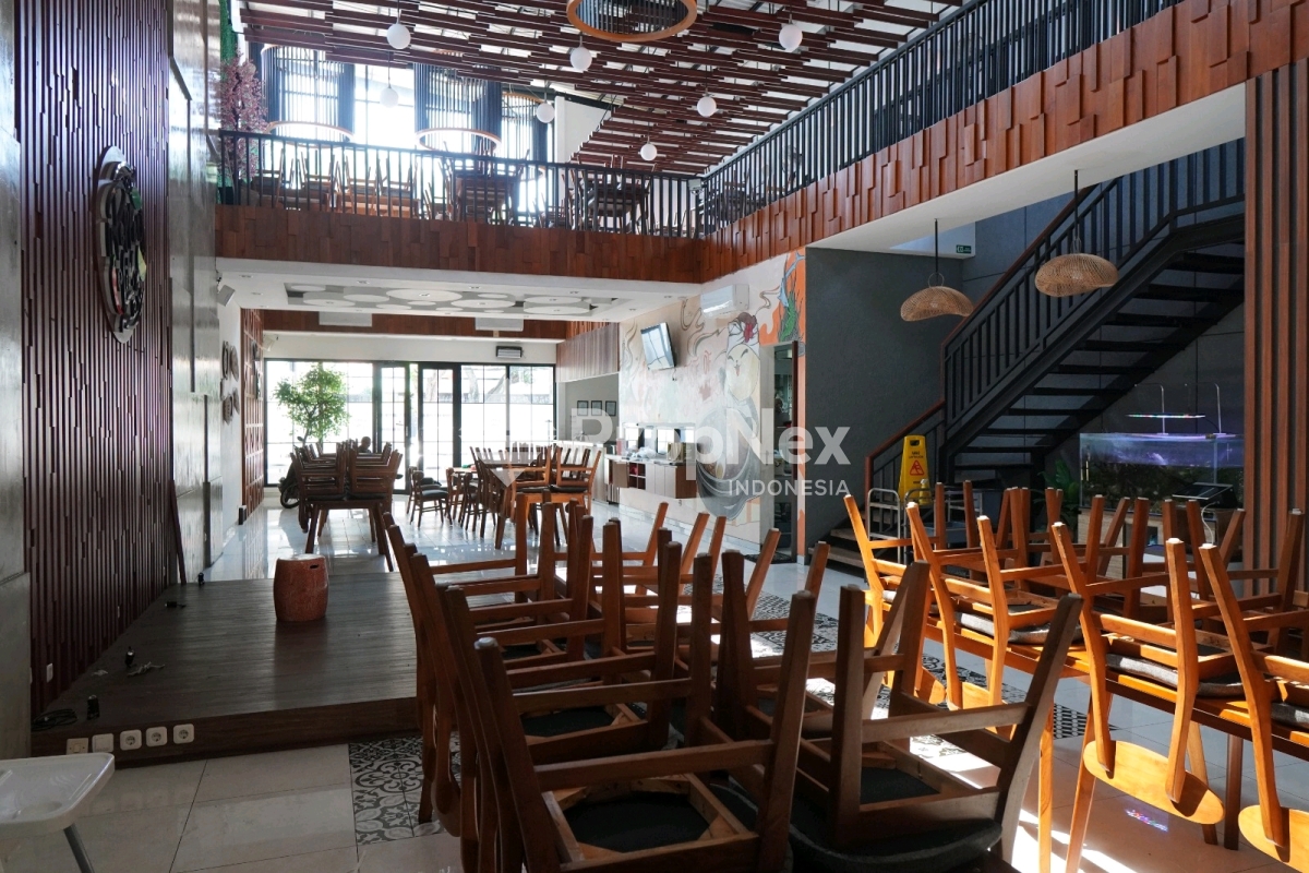 BANGUNAN EX RESTO PUSAT KOTA
