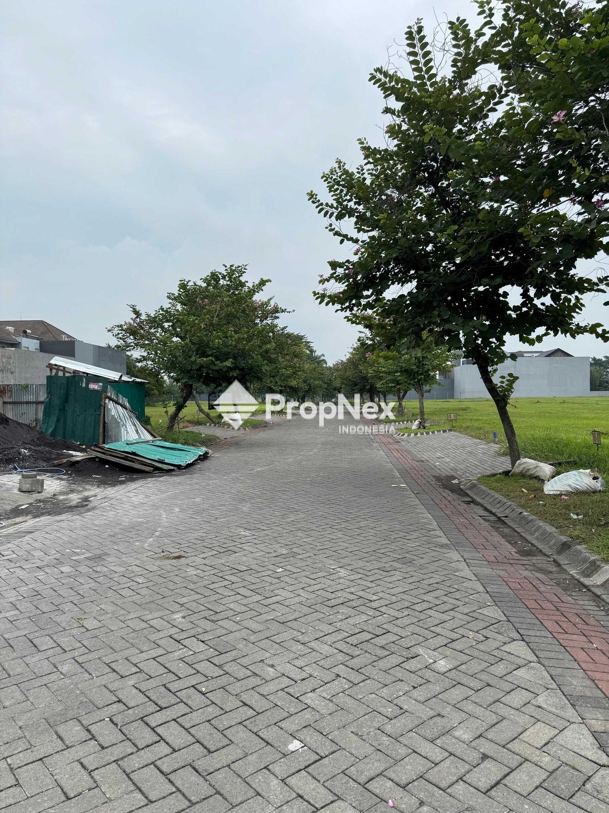 Jual Kavling Graha Family Blok VB dekat Citraland, Pakuwon