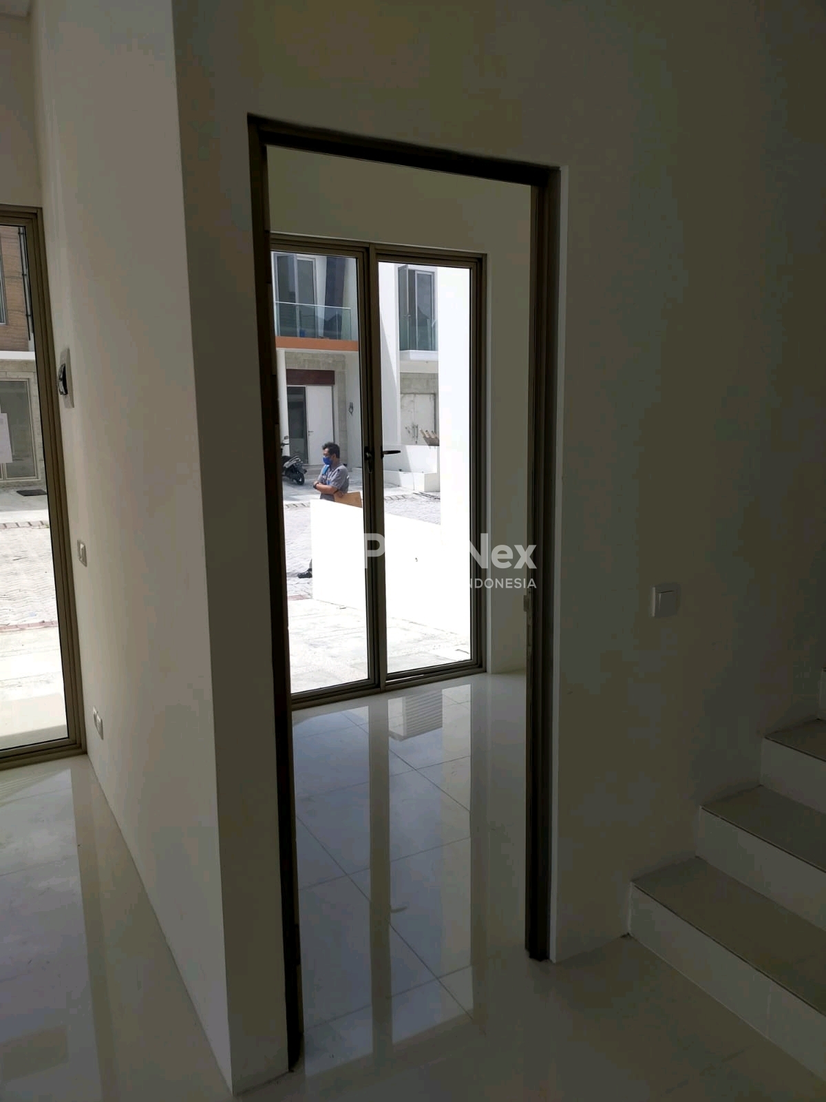 disewakan rumah baru greenland residence barat surabaya — foto 6