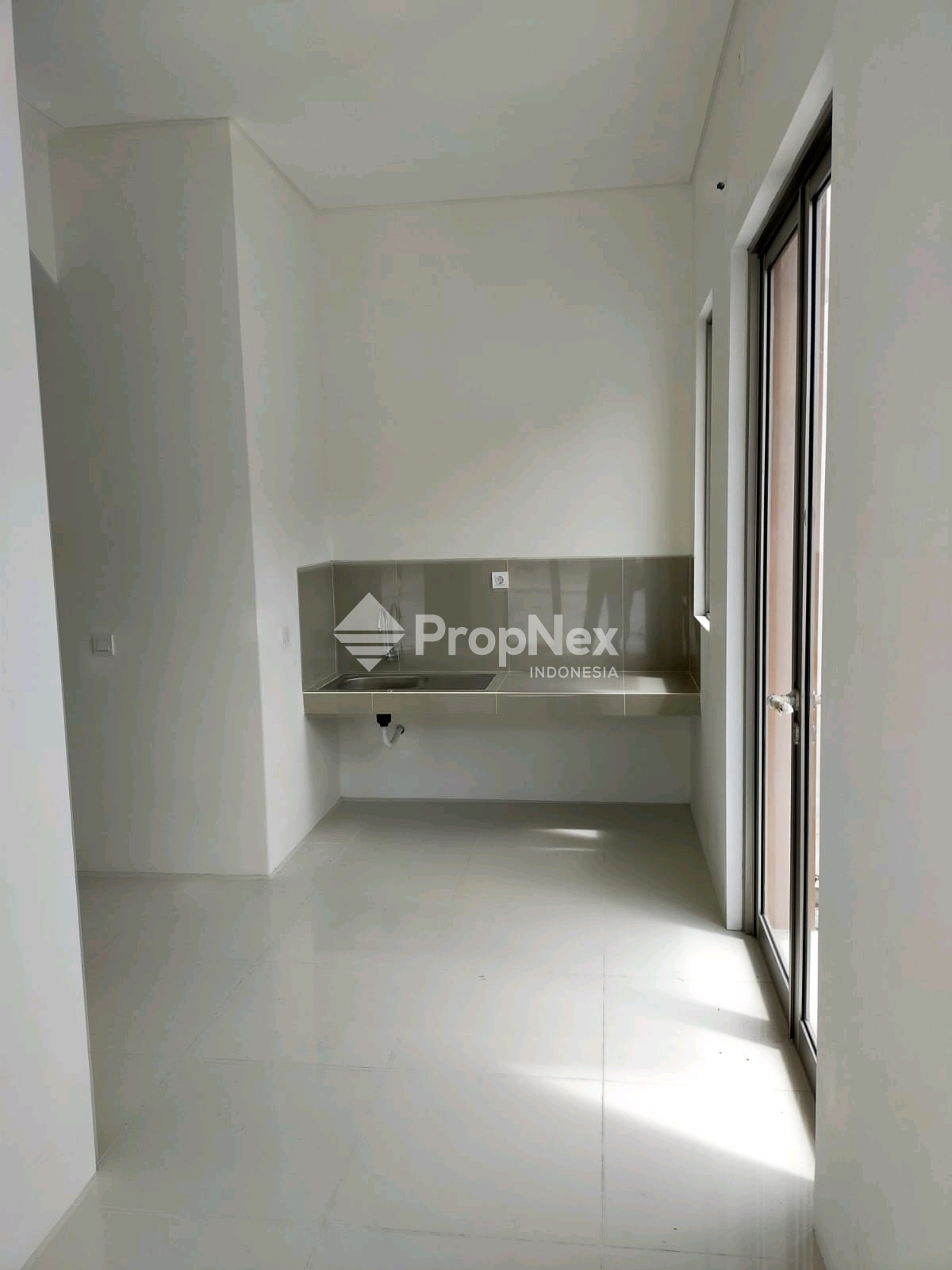 disewakan rumah baru greenland residence barat surabaya — foto 7