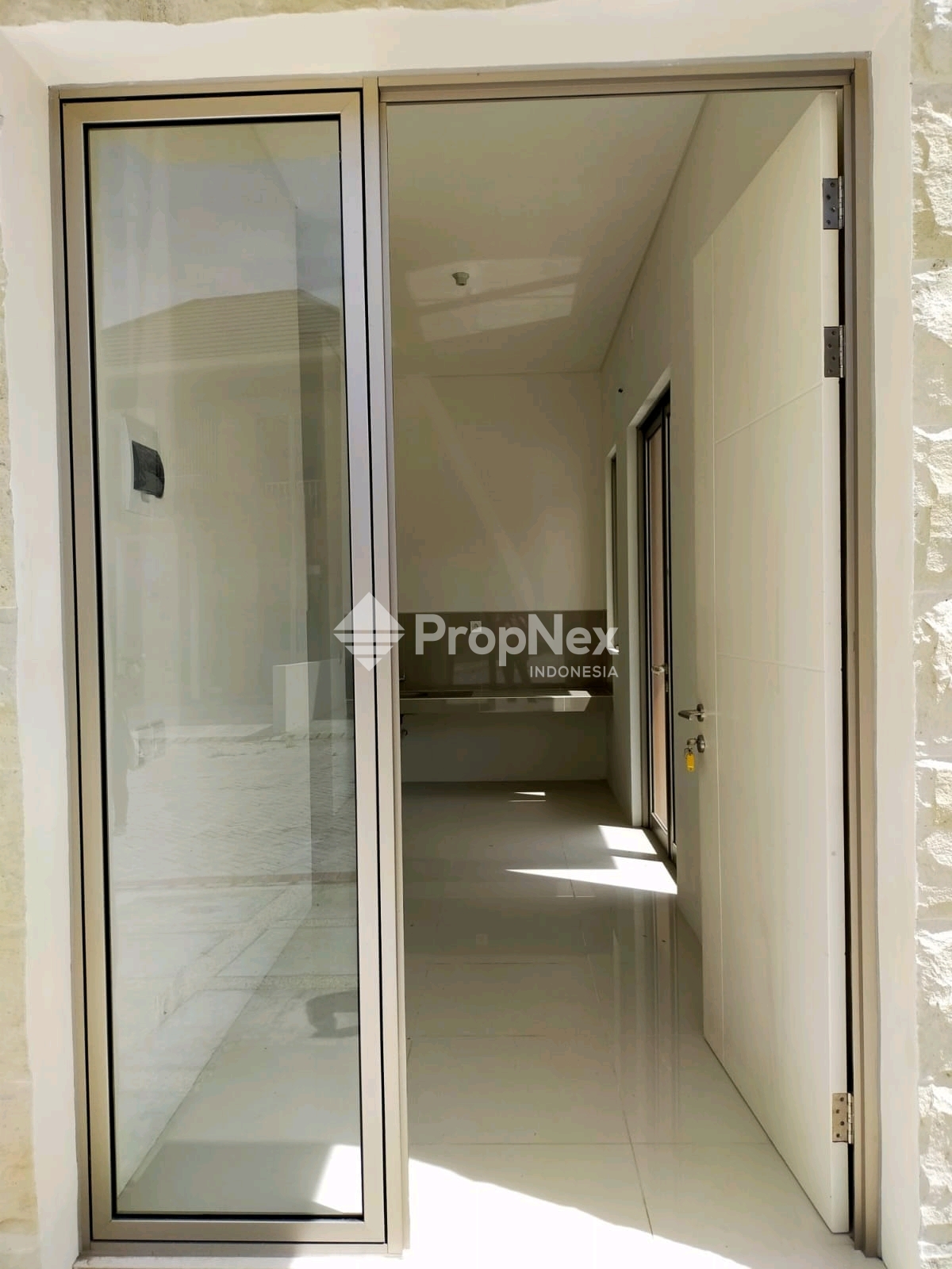 disewakan rumah baru greenland residence barat surabaya — foto 10