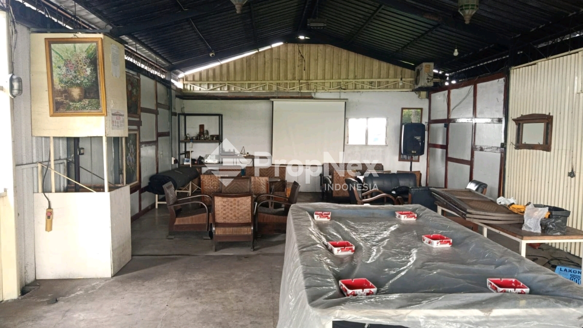 Gedung Komersial 2 Lantai Beji Pasuruan Strategis — foto 2