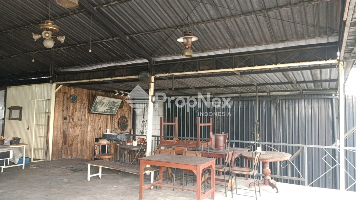 Gedung Komersial 2 Lantai Beji Pasuruan Strategis — foto 3