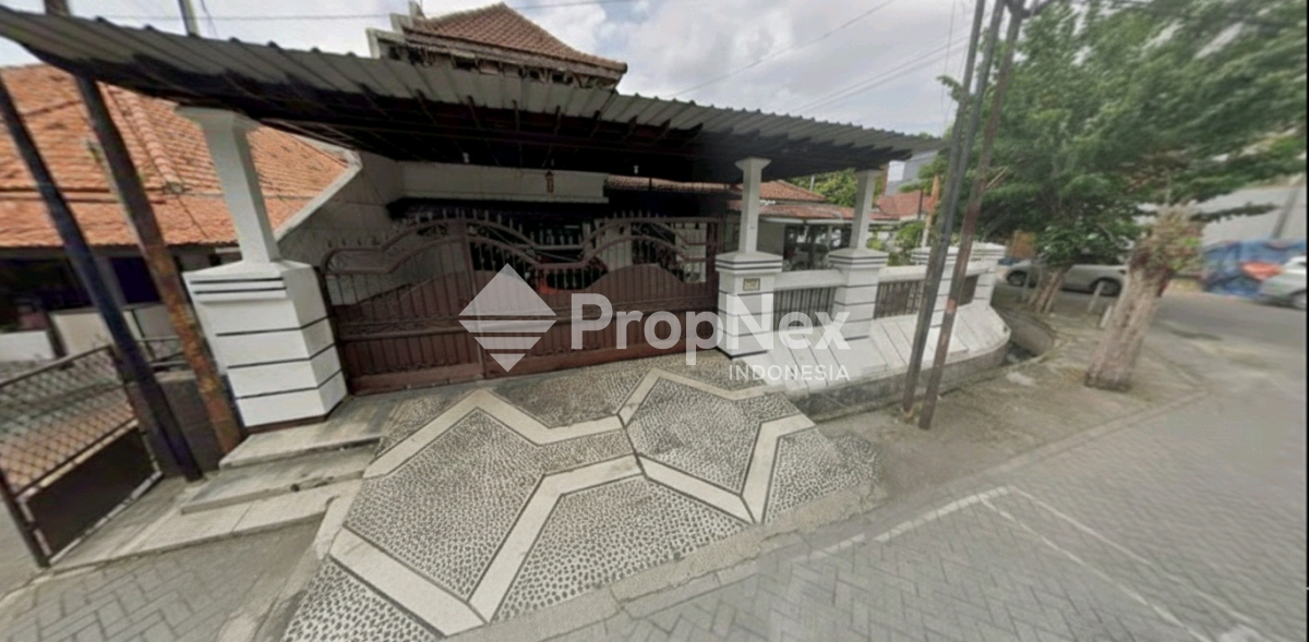 JUAL RUMAH HITUNG TANAH TENGAH KOTA DKT CILIWUNG KUTAI MAYJEN