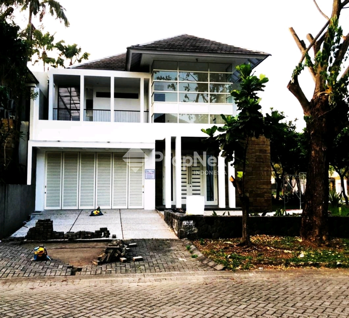 DIAMOND HILL