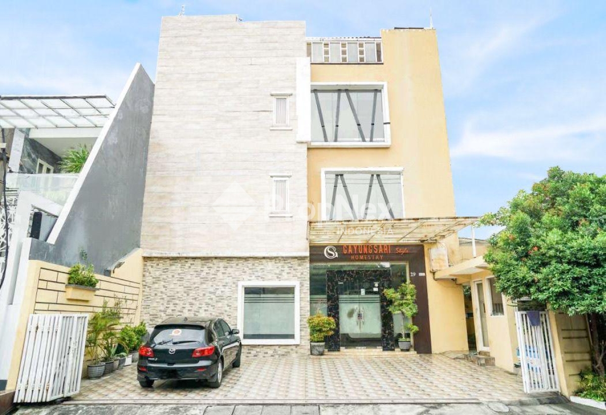 Dijual Guest House Kost Mewah Selangkah Pintu Tol Waru, Masjid Agung