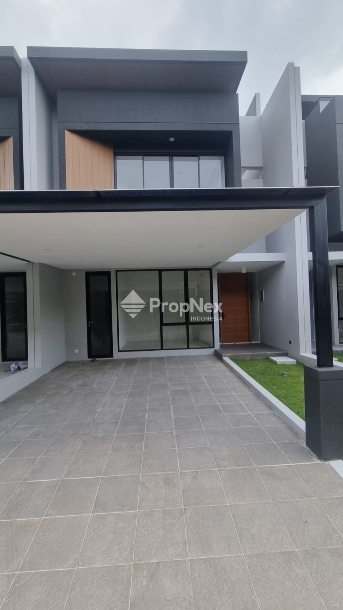 Dijual Rumah Baru Gress Northwest Central Jade Imperior Citraland 2LT 3 Kamar LT105m Dekat Universitas Ciputra Surabaya Barat