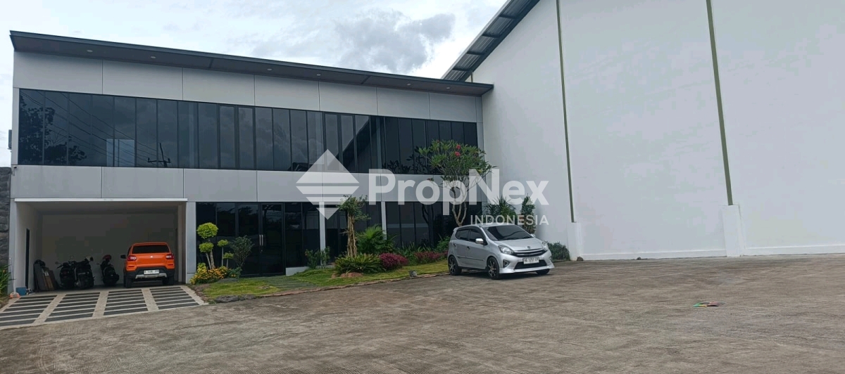 Gudang Bersih 0 Jalan Raya Pasuruan Lantai Cor Dan Ada Kantor 2 Lantai