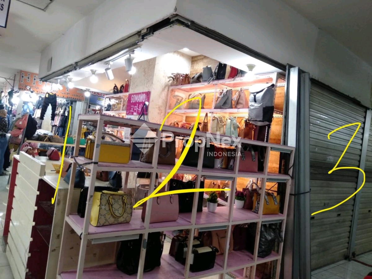 STAND DI PUSAT GROSIR SUEABAYA LT IV