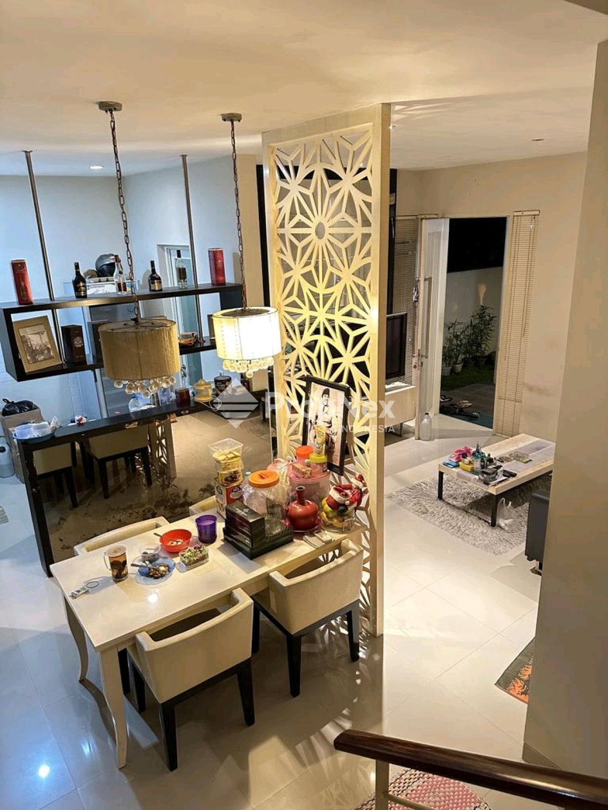 Dijual Rumah Alam Galaxy Water Terrace Bangunan Provest LT162m 3Kamar Full Furnish Siap Huni Dekat Citraland dan Pakuwon Mall Surabaya Barat