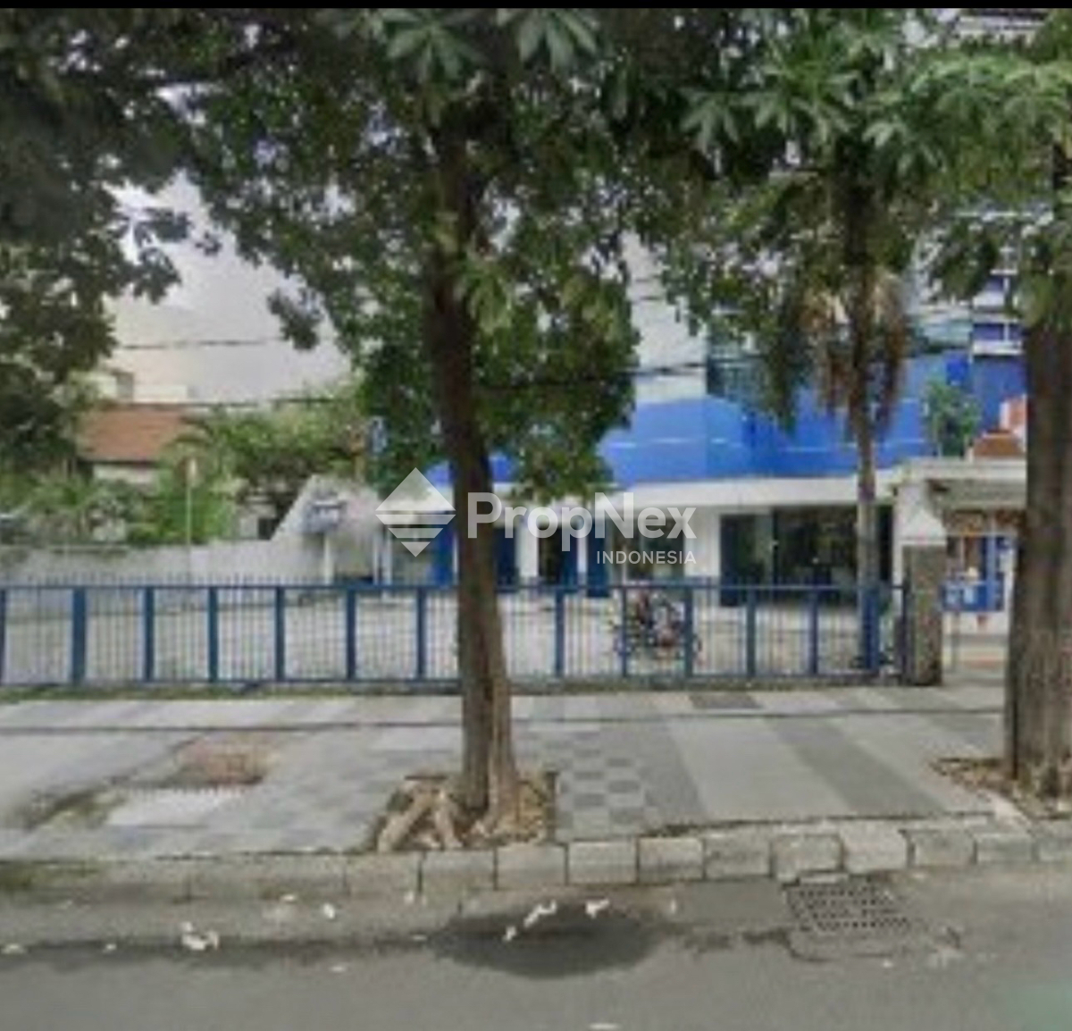 Area komersial tengah kota di Raya Gubeng, Surabaya