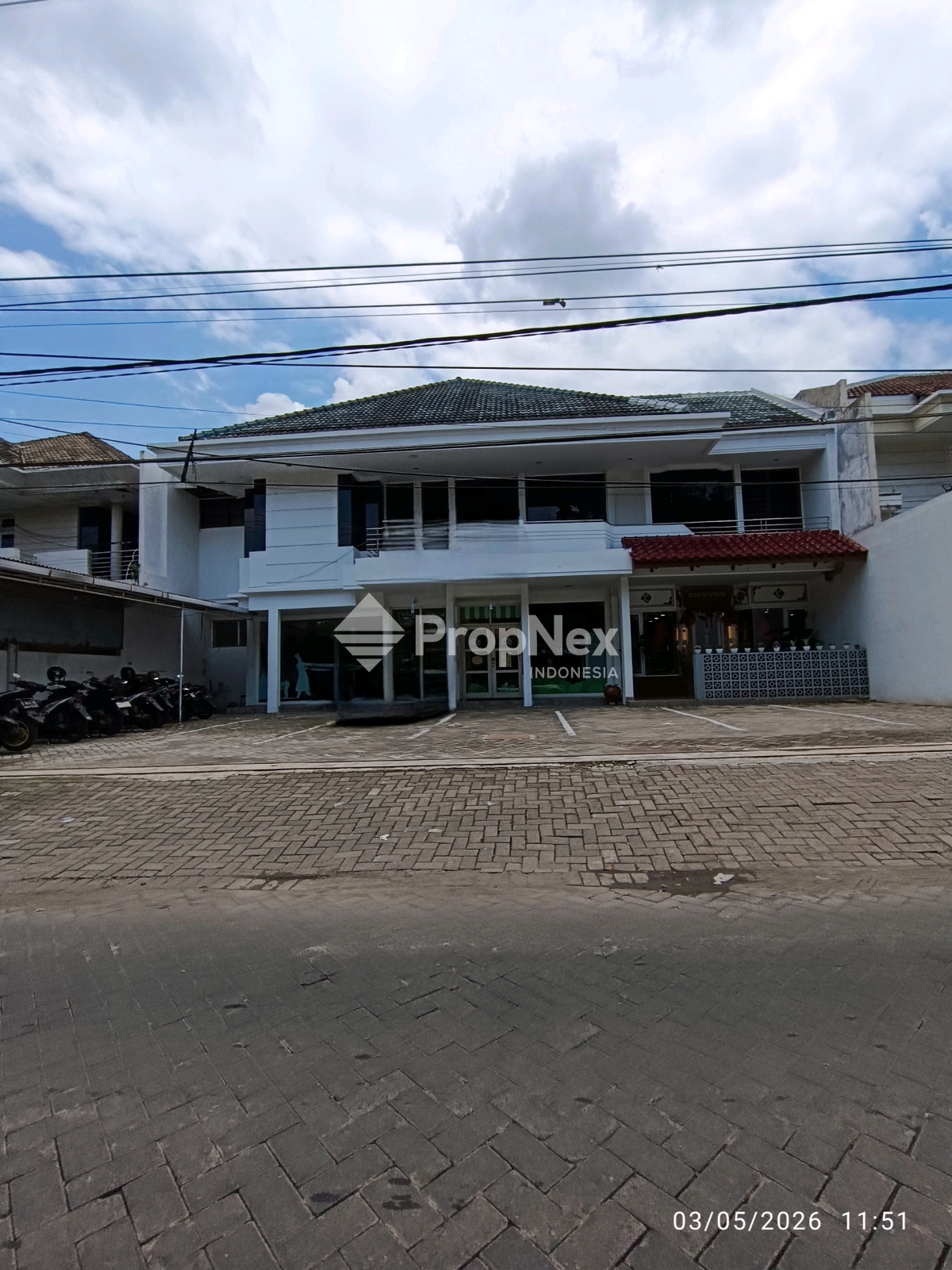 Komersial Raya Darmo Permai