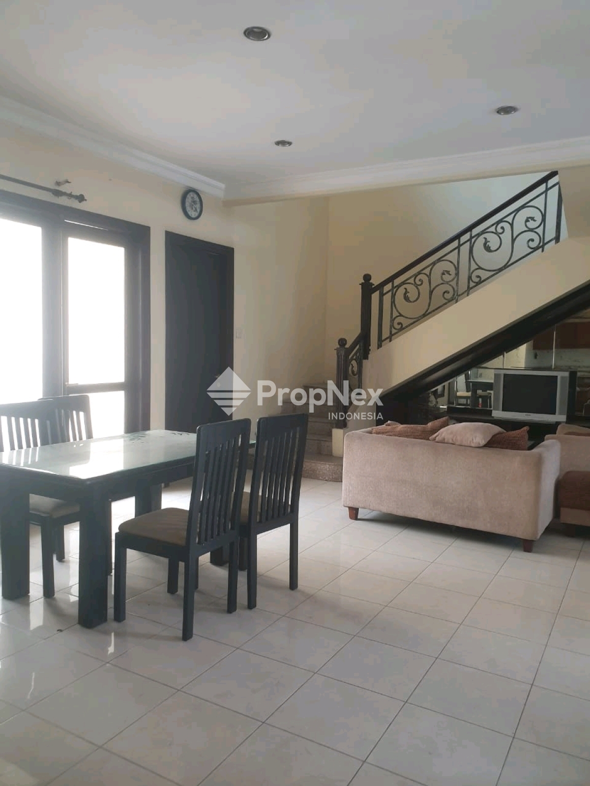 Rumah di Wisata Bukit Mas Cluster Madrid, Surabaya