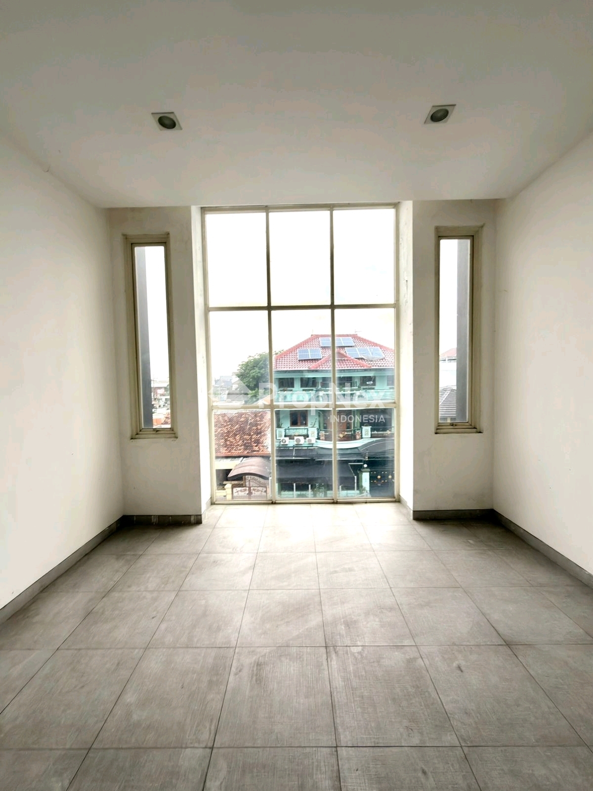 ruko 3 lantai raya kutisari dekat uk petra Juanda waru wonocolo