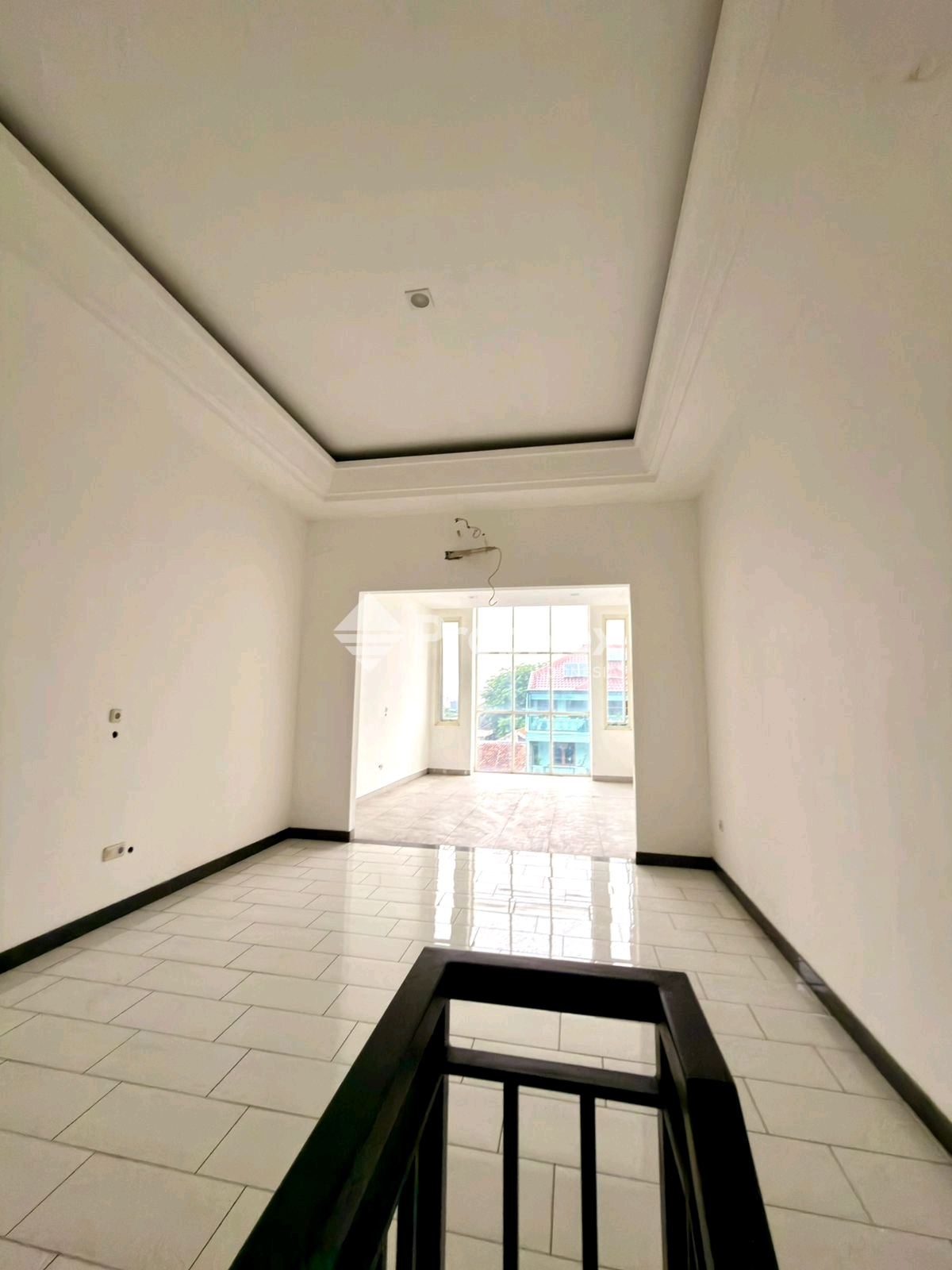 ruko 3 lantai raya kutisari dekat uk petra Juanda waru wonocolo — foto 4