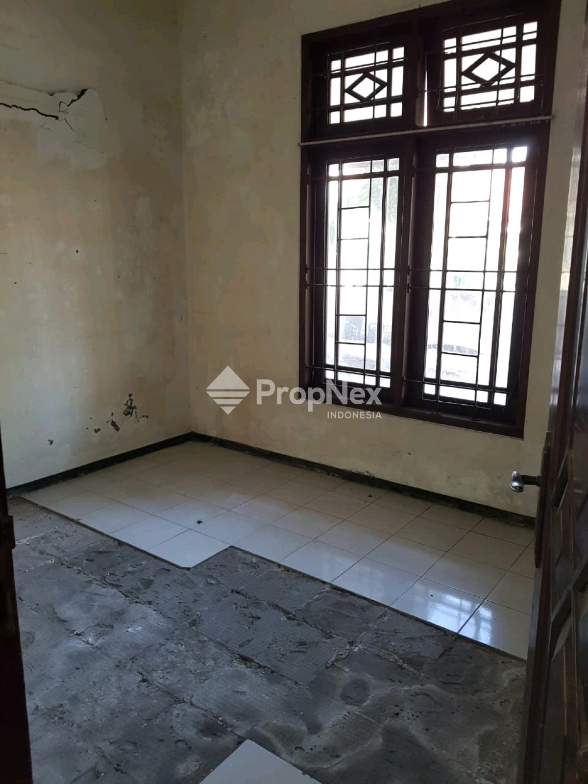 JUAL CEPAT RUMAH TENGAH KOTA CIPUNEGARA DKT ROKAN CILIWUNG KUTAI — foto 4