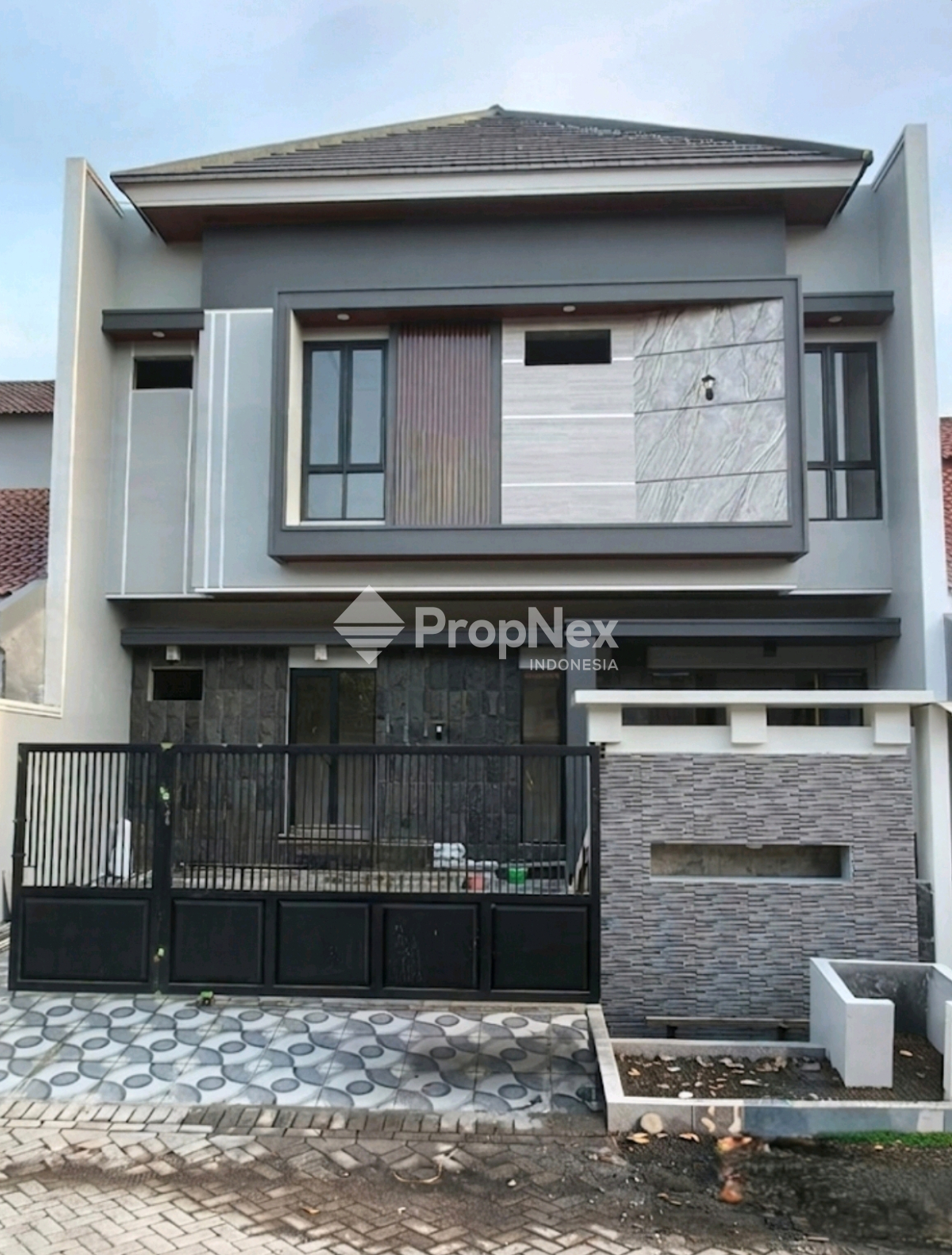 Dijual Rumah Baru Lebar 10m area Manyar