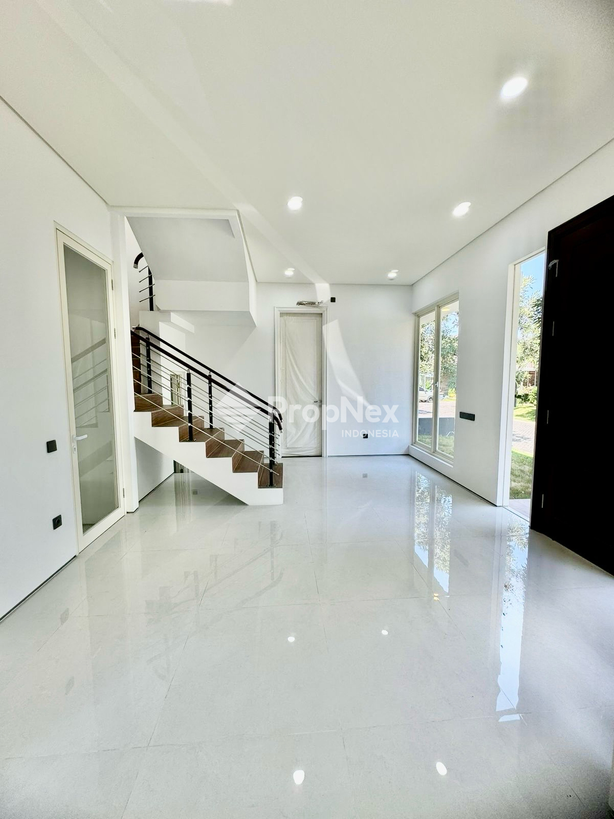 JUAL SEWA RUMAH MOCA VRBANA DIAN ISTANA SEMI FURNISH HOOK DEKAT TOL SATELIT — foto 5