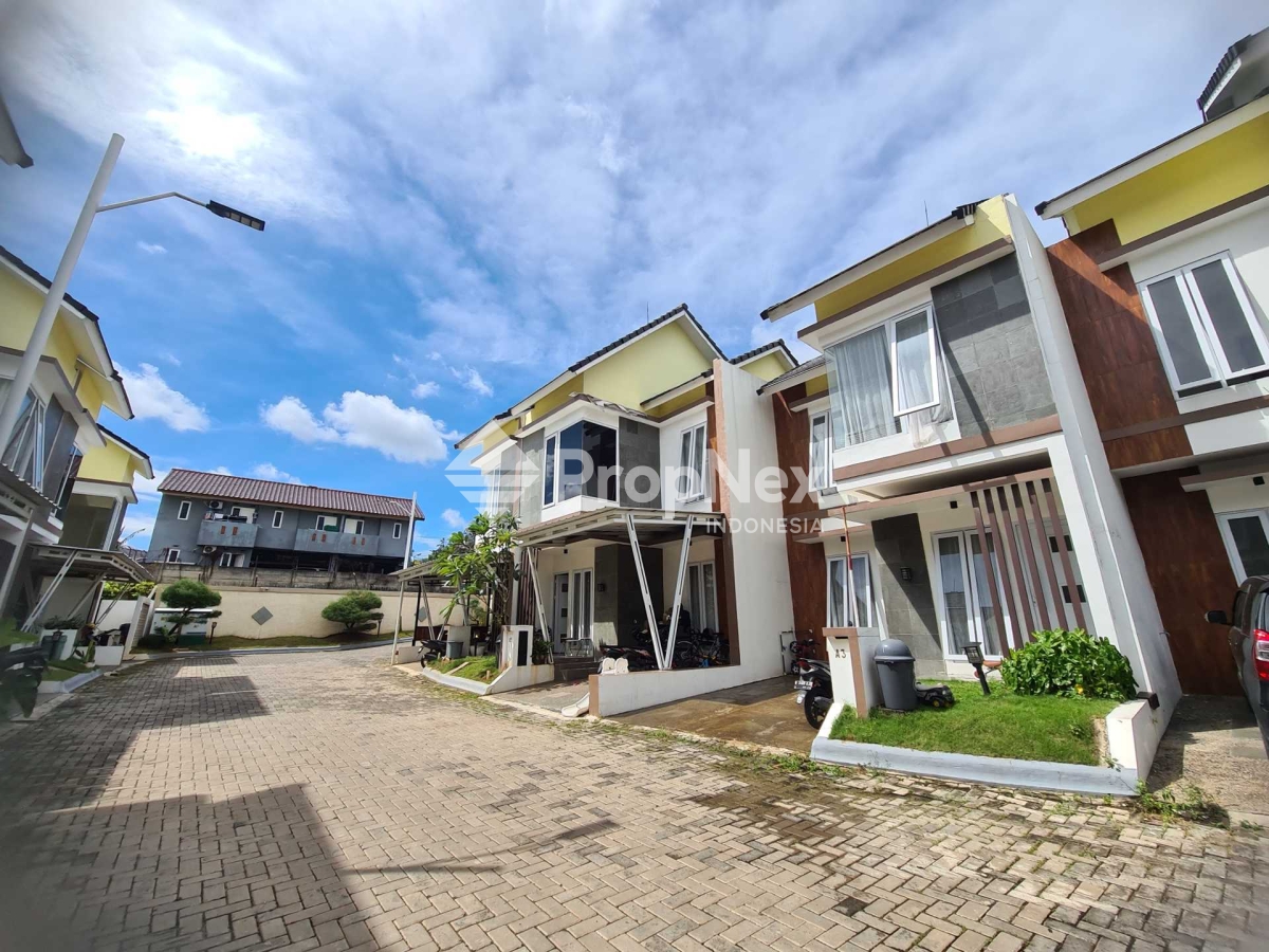 Rumah 2 Lantai Bintaro Cluster Shiba, Tangerang Selatan Strategis
