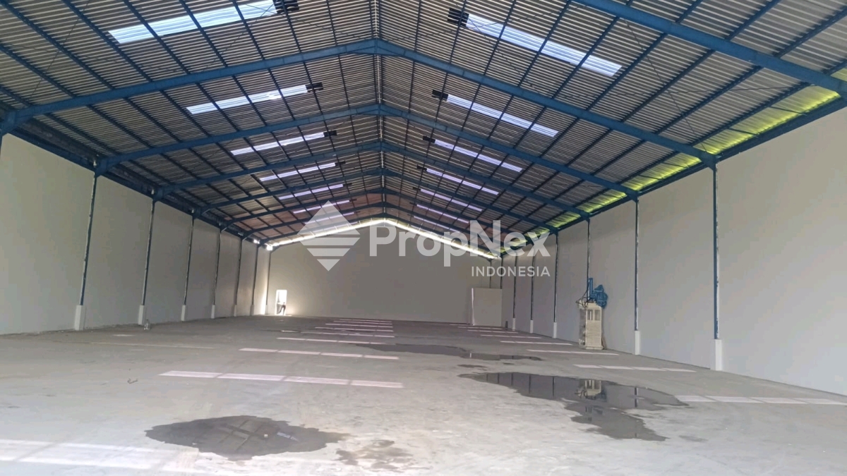 jalan raya Jolotundo Ngoro Mojokerto