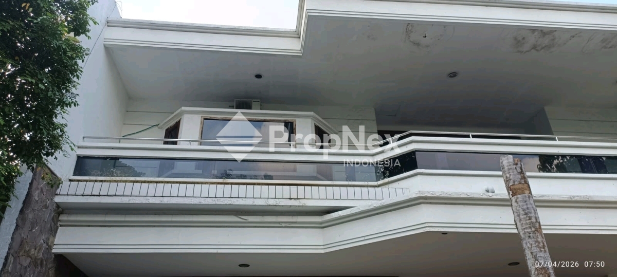 di jual rumah tengah kota jl kanwa