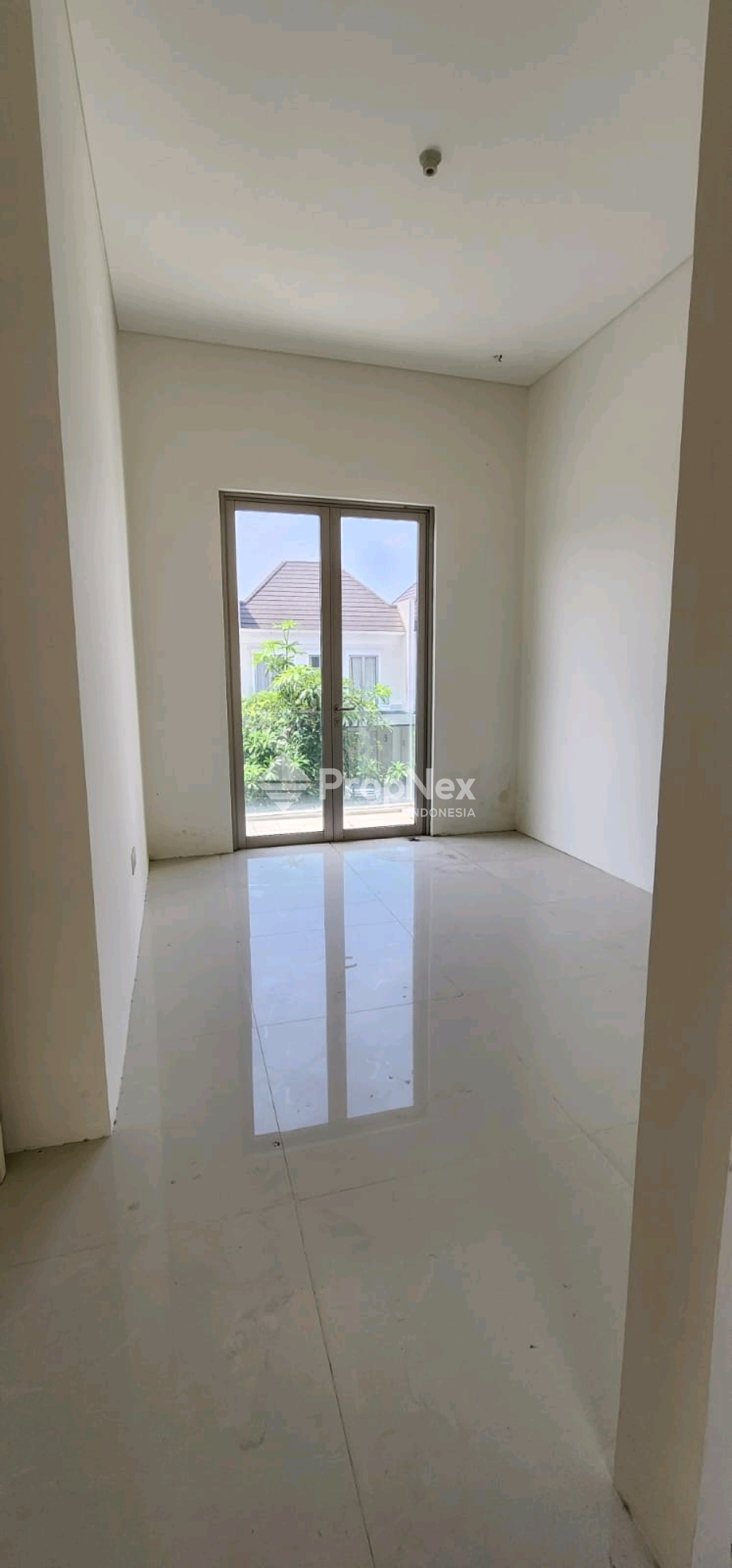 Rumah 2 Lantai di Greenland Menganti — foto 5