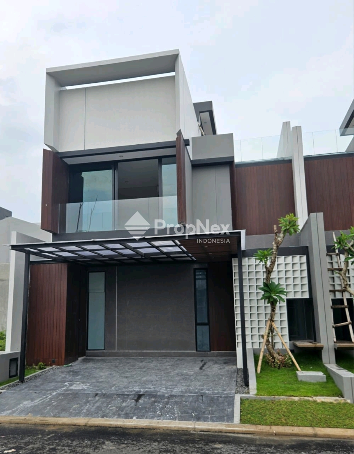 Disewakan Rumah Baru Gress Dempsey Hill 3LT LT135 3KT Dekat Universitas Ciputra Surabaya Barat
